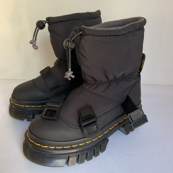 Dr. Martens Black Padded Winter Snow Boots Women’s Sz 7 Platform Waterproof NWT - Picture 9 of 10